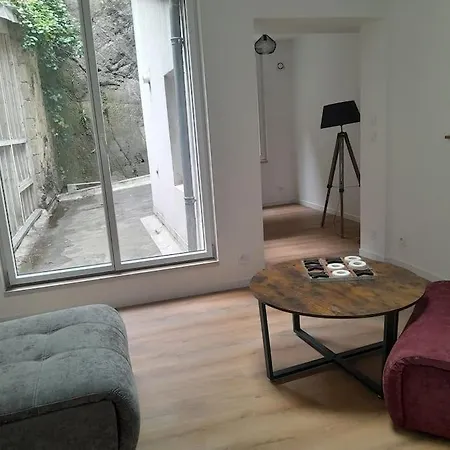 Appartement 75M2 Plein Centre Face A La Mairie Morlaix Exterior photo