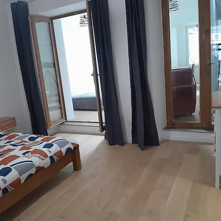 Appartement 75M2 Plein Centre Face A La Mairie Morlaix Exterior photo