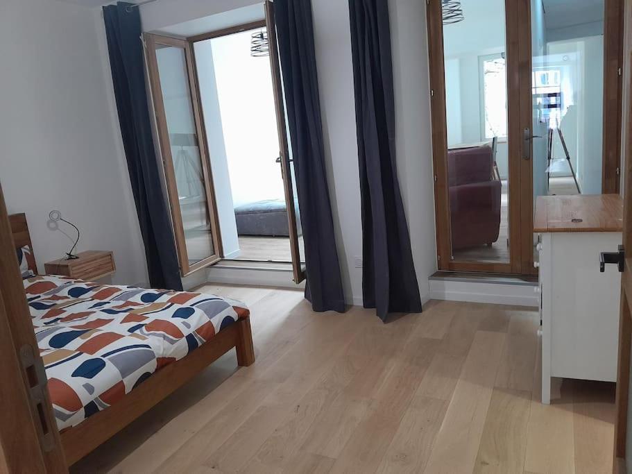 75m2 Plein Centre Face A La Mairie Appartement Morlaix
